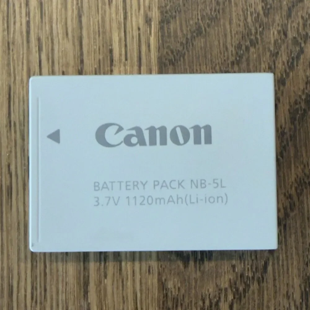 Canon PowerShot Digital ELPH SD890 IS 10MP Camera Manual Charger Open Box Tested
